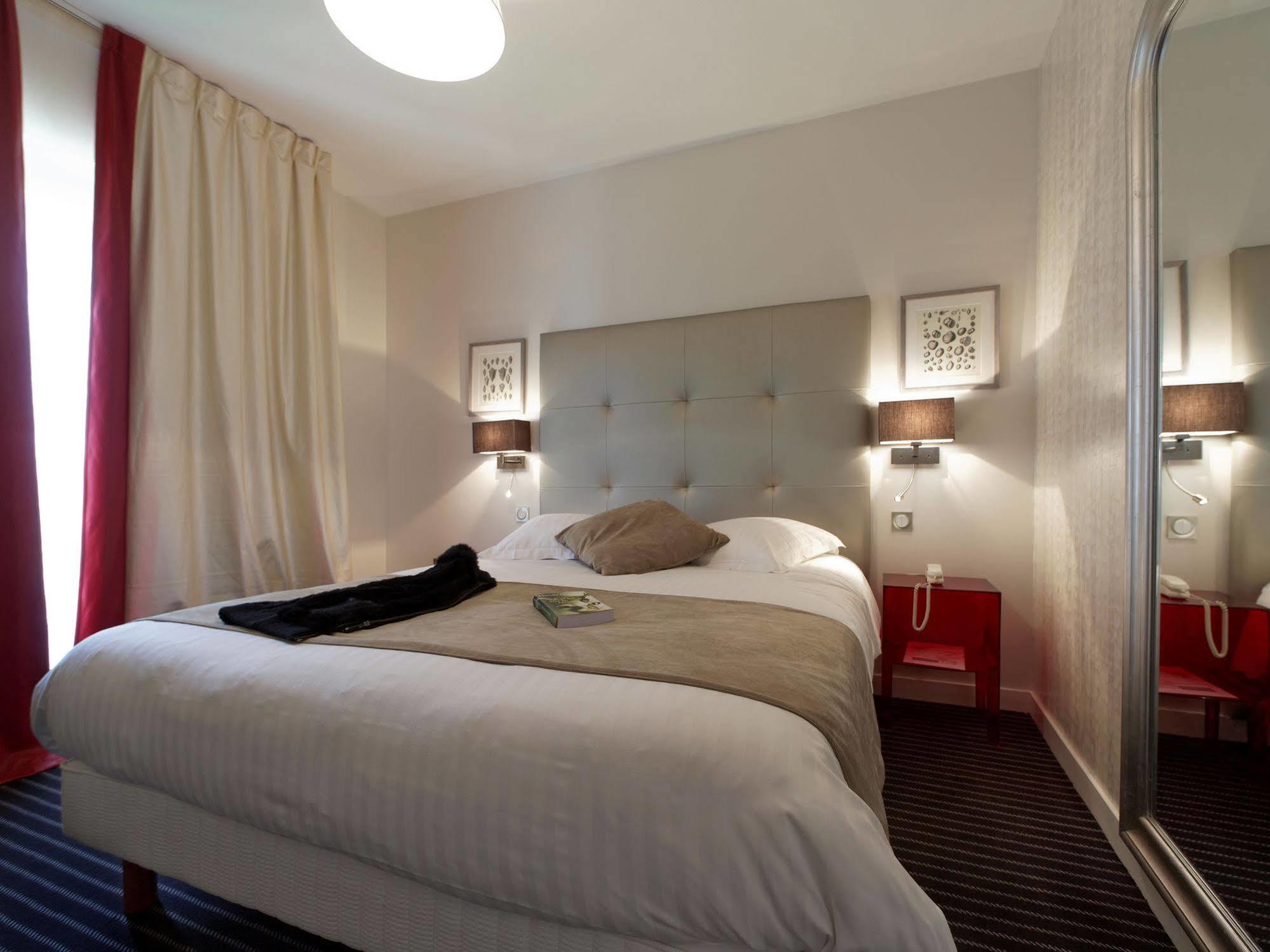 Hotel La Residence Des Artistes รอสกอฟ ภายนอก รูปภาพ